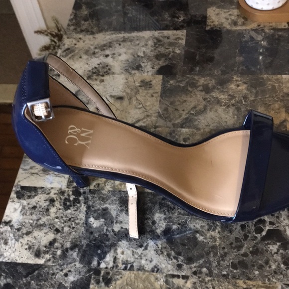 Heels - Picture 2 of 3